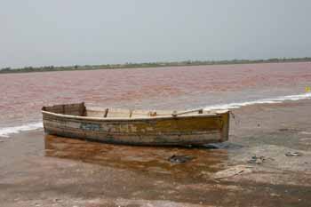 Une barque perdue sur .. Tourisme - 